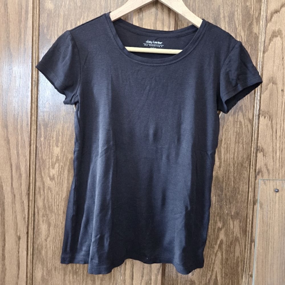 Daisy Fuentes Cotton Modal Short Sleeve Tee Black Scoopneck SMALL